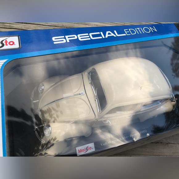 1:18 Scale MAISTO 1955 VW Volkswagen Beetle Bug Car White Off White Special Ed - Picture 7 of 9